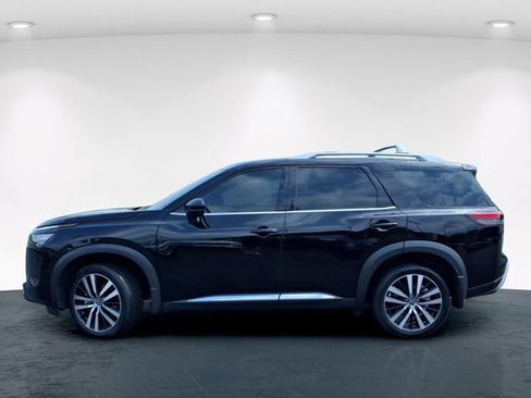 Used 2025 Nissan Pathfinder Platinum w/ Cargo Package AWD/4WD image 16