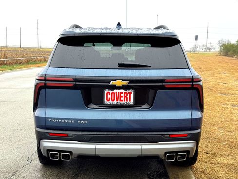 Used 2025 Chevrolet Traverse LT w/ Sun and Wheel Package image 7