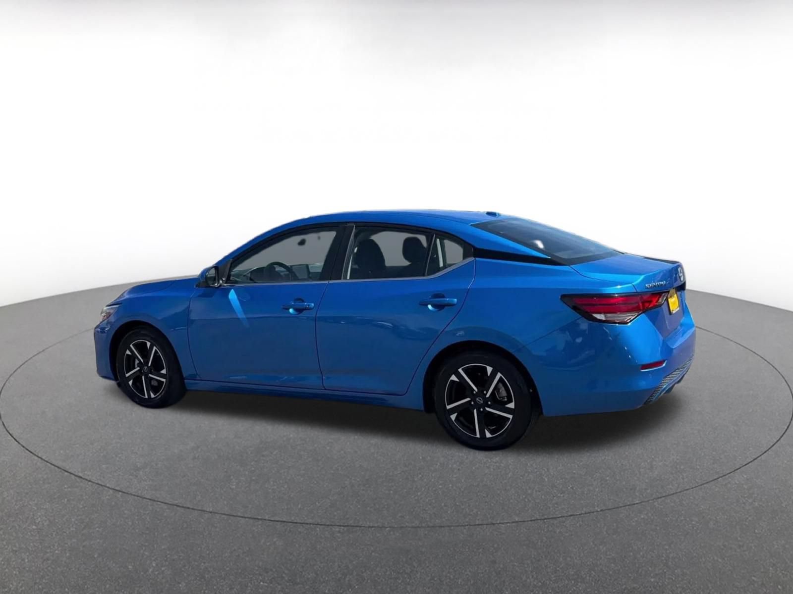 Used 2025 Nissan Sentra SV FWD image 9