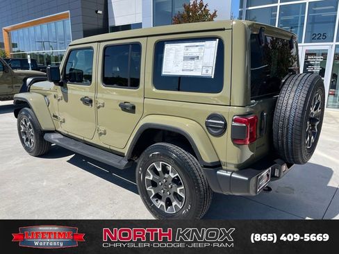 New 2026 Jeep Wrangler Unlimited Sahara AWD/4WD image 17