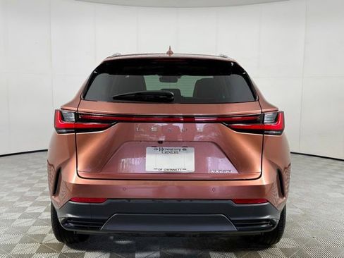 Used 2025 Lexus NX 250 FWD w/ Towing Package (2000 Lbs) image 8