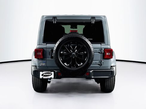 Used 2024 Jeep Wrangler Unlimited Sahara w/ Safety Group AWD/4WD image 14