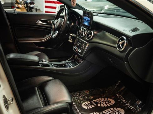 Used 2019 Mercedes-Benz CLA 250 image 13