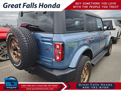 Used 2025 Ford Bronco Outer Banks AWD/4WD image 2