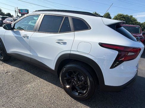 New 2026 Chevrolet Trax LT w/ Driver Confidence Package FWD image 9