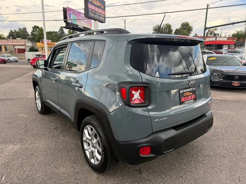 Used 2016 Jeep Renegade Latitude AWD/4WD image 6