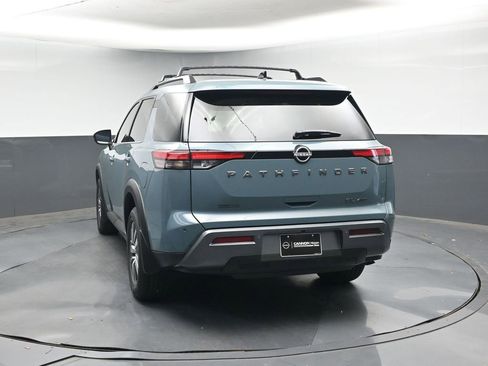 New 2026 Nissan Pathfinder SL image 5