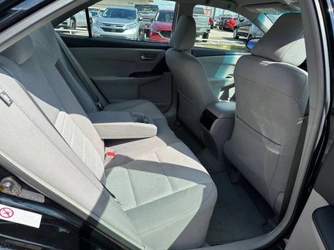 Used 2017 Toyota Camry LE image 10