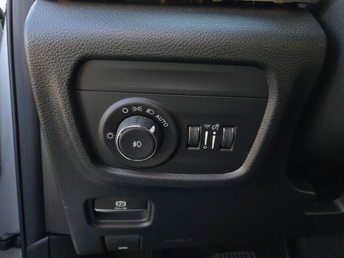 New 2025 Jeep Grand Cherokee Limited image 13