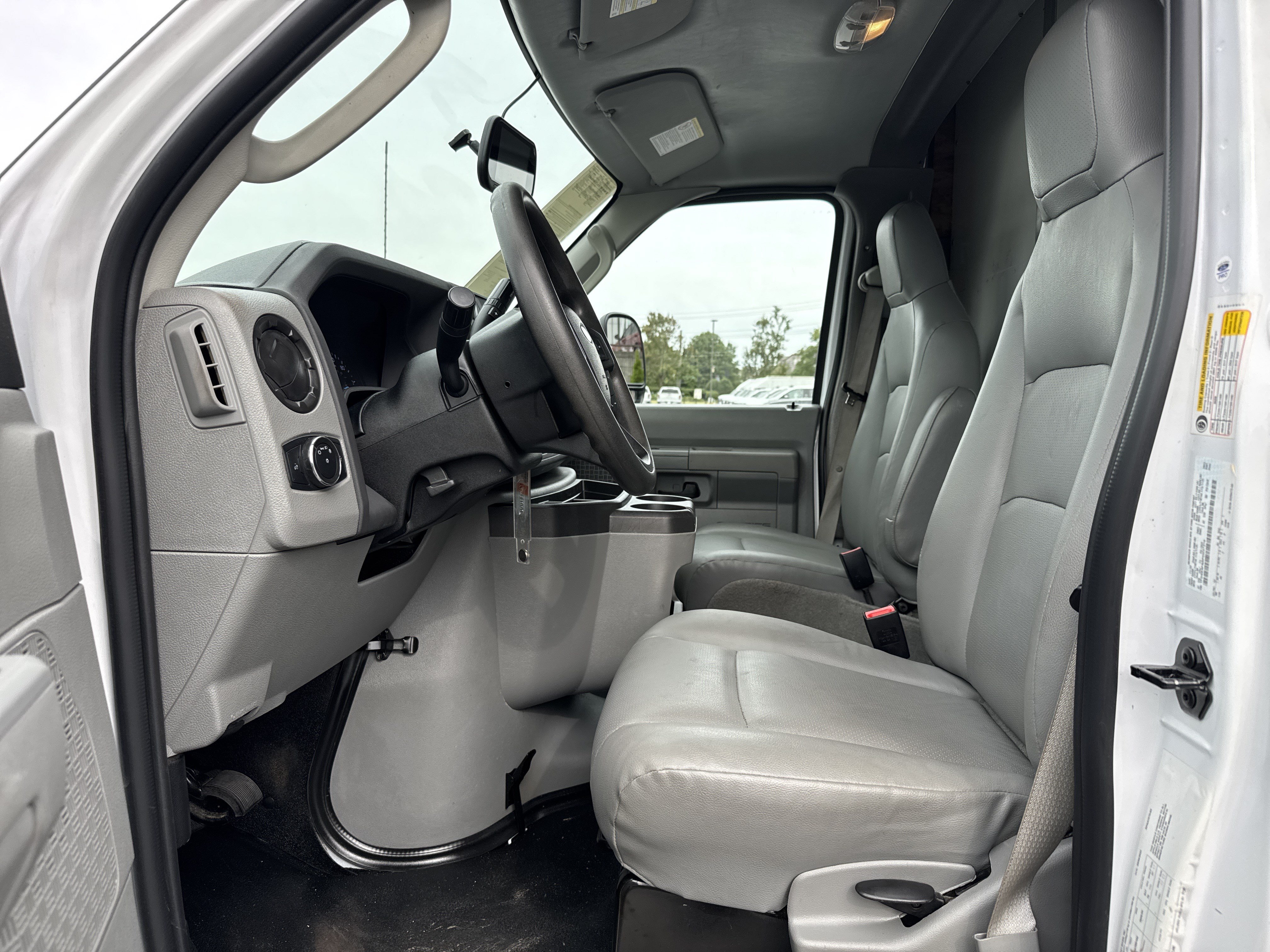 Used 2023 Ford E-450 and Econoline 450 Super Duty w/ Power Windows & Locks Group RWD image 16