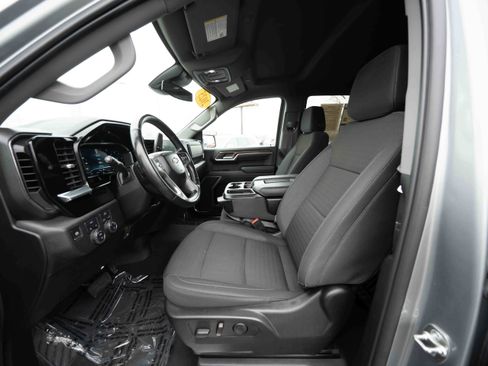 Used 2025 Chevrolet Silverado 1500 LT image 9