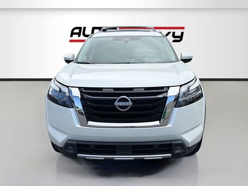 Used 2023 Nissan Pathfinder SL w/ SL Premium Package AWD/4WD image 2