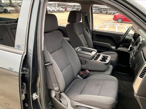 Used 2018 Chevrolet Silverado 1500 LT w/ All Star Edition image 10