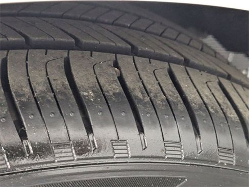 Used 2025 Toyota Camry SE image 9