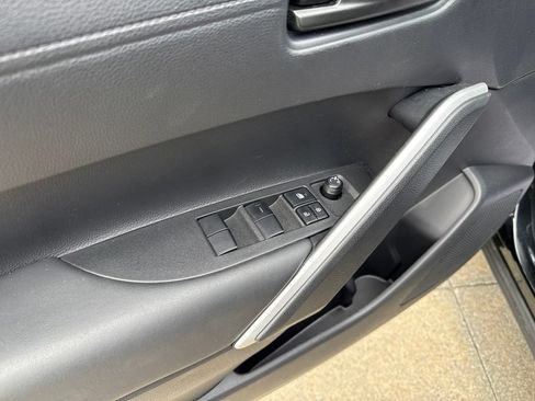 Used 2026 Toyota Corolla Cross LE FWD image 23