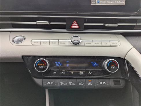 Used 2023 Hyundai Elantra Limited w/ Winter Weather Package image 19