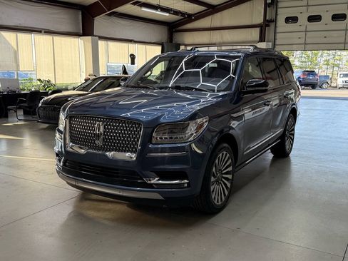 Used 2019 Lincoln Navigator Reserve AWD/4WD image 5