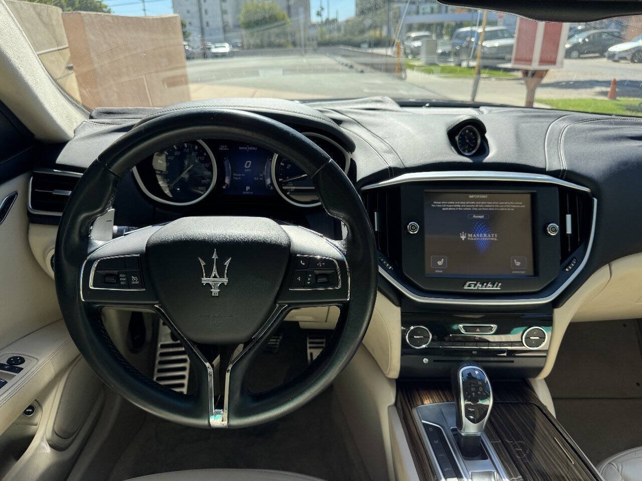Used 2016 Maserati Ghibli RWD image 19