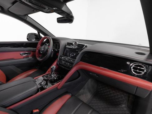 Used 2022 Bentley Bentayga AWD/4WD image 53