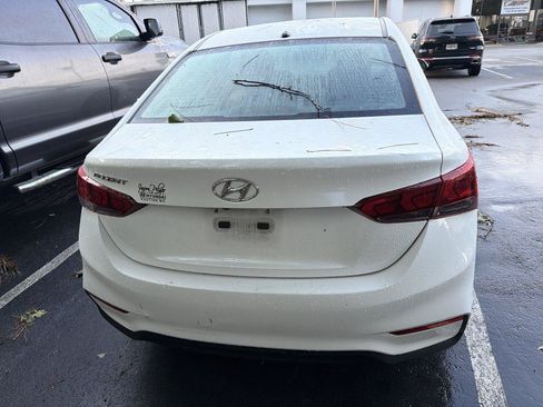 Used 2021 Hyundai Accent SE FWD image 5