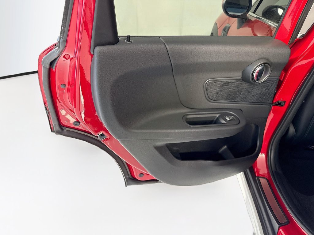 Used 2024 MINI Cooper Countryman FWD image 26