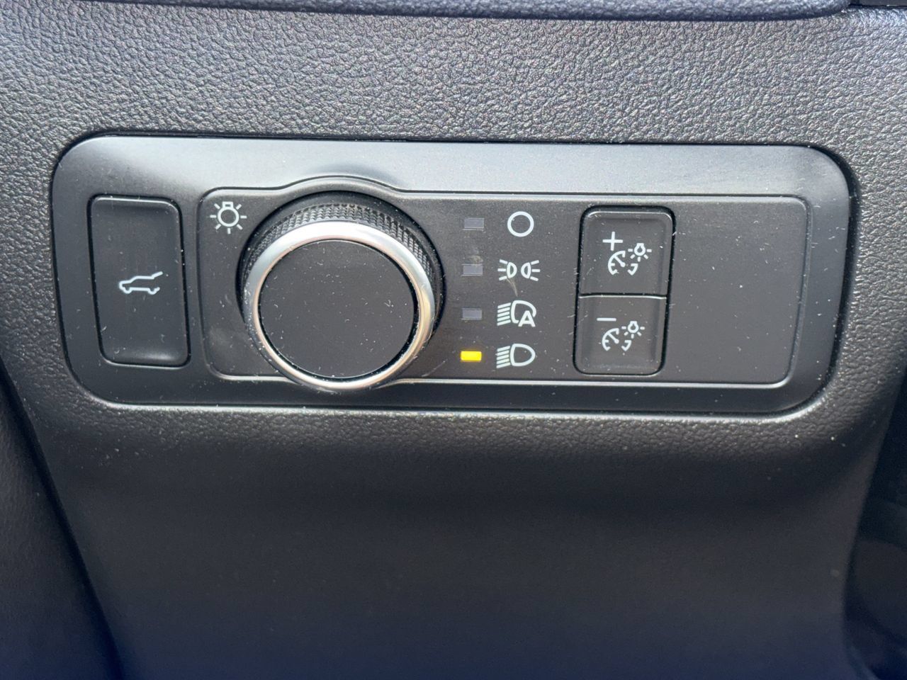 Used 2022 Ford Escape SE w/ SE Sport Appearance Package FWD image 13
