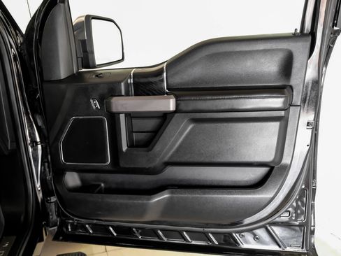 Used 2018 Ford F150 Platinum w/ Equipment Group 701A Luxury AWD/4WD image 38