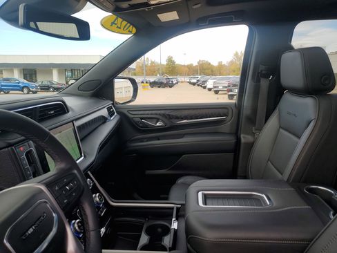 Certified 2024 GMC Yukon XL Denali w/ Max Trailering Package image 28