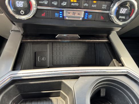 Used 2022 Ford F250 Lariat w/ Lariat Ultimate Package AWD/4WD image 19
