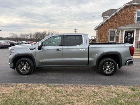 Used 2025 GMC Sierra 1500 SLT image 2