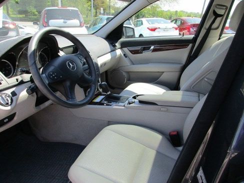Used 2010 Mercedes-Benz C 300 4MATIC Sedan image 16