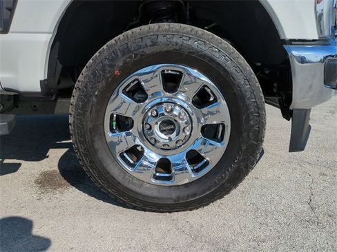 Used 2026 Ford F250 Lariat w/ Chrome Package image 11