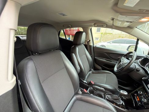 Used 2019 Buick Encore Preferred image 31