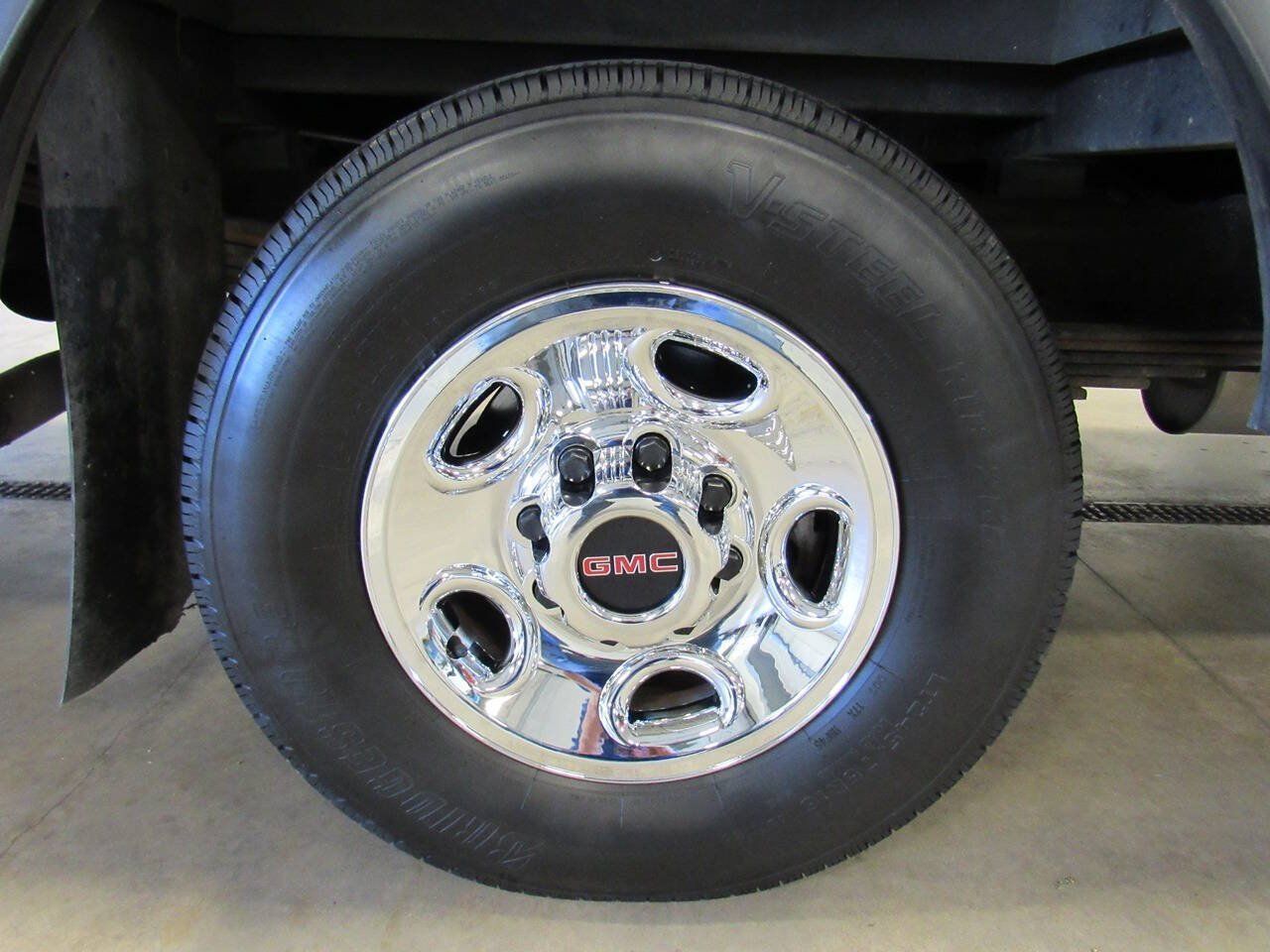 Used 2023 GMC Savana 3500 w/ Power Convenience Package RWD image 12