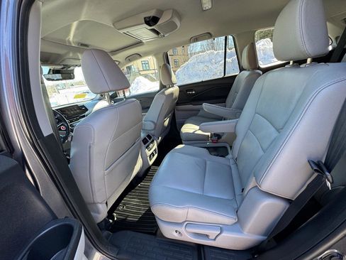 Used 2020 Honda Pilot Touring image 8