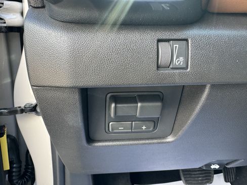 New 2026 GMC Canyon AT4 w/ Technology Plus Package AWD/4WD image 17