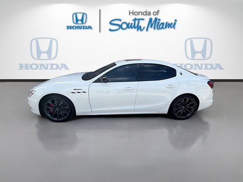 Used 2022 Maserati Ghibli Modena Q4 AWD/4WD image 4