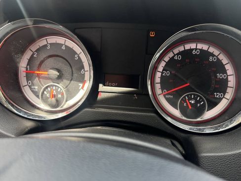 Used 2013 Dodge Grand Caravan SE FWD image 4