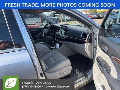 Used 2015 Toyota Highlander Limited Platinum image 9
