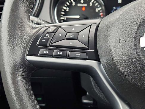 Used 2017 Nissan Rogue SL image 27