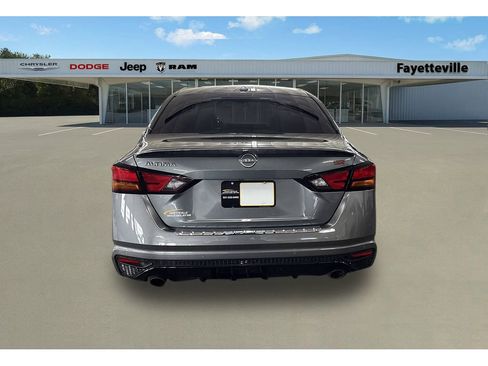 Used 2023 Nissan Altima 2.5 SR image 4