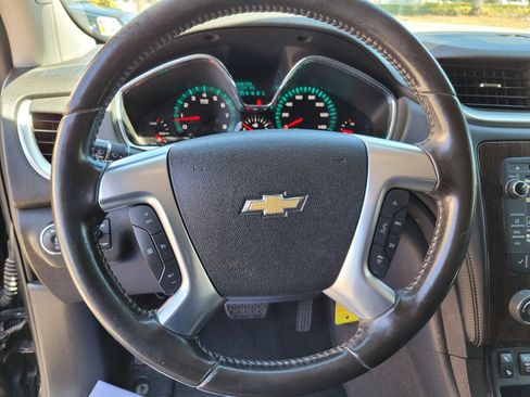 Used 2017 Chevrolet Traverse LT w/ Style and Technology Package image 21