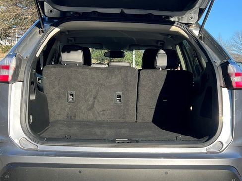 Used 2022 Ford Edge SEL image 14