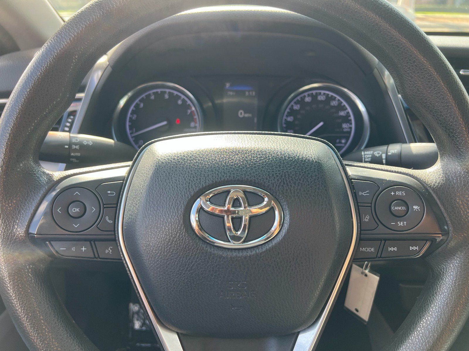 Used 2019 Toyota Camry LE FWD image 17