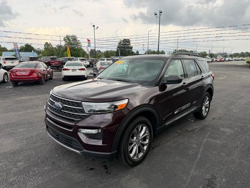 Used 2023 Ford Explorer XLT w/ Equipment Group 202A AWD/4WD image 10