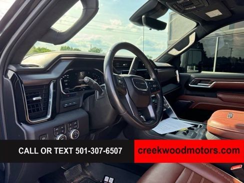 Used 2024 GMC Sierra 2500 Denali Ultimate AWD/4WD image 8