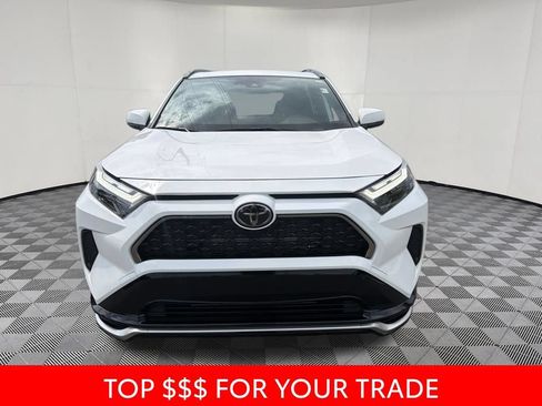 Used 2025 Toyota RAV4 SE AWD/4WD image 2
