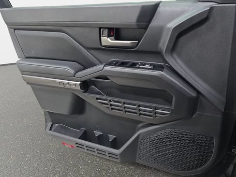 Certified 2025 Toyota Tacoma TRD Sport AWD/4WD image 22