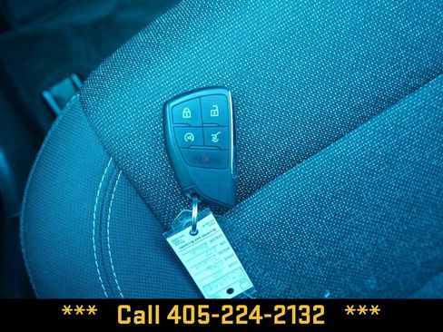Used 2025 Chevrolet Traverse LT FWD image 36