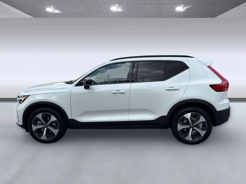 New 2026 Volvo XC40 B5 Plus w/ Climate Package AWD/4WD image 2